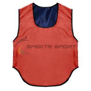 Купить Манишка футбольная двусторонняя Spektr Sport красно-синяя р. 36-40 в Горняке 